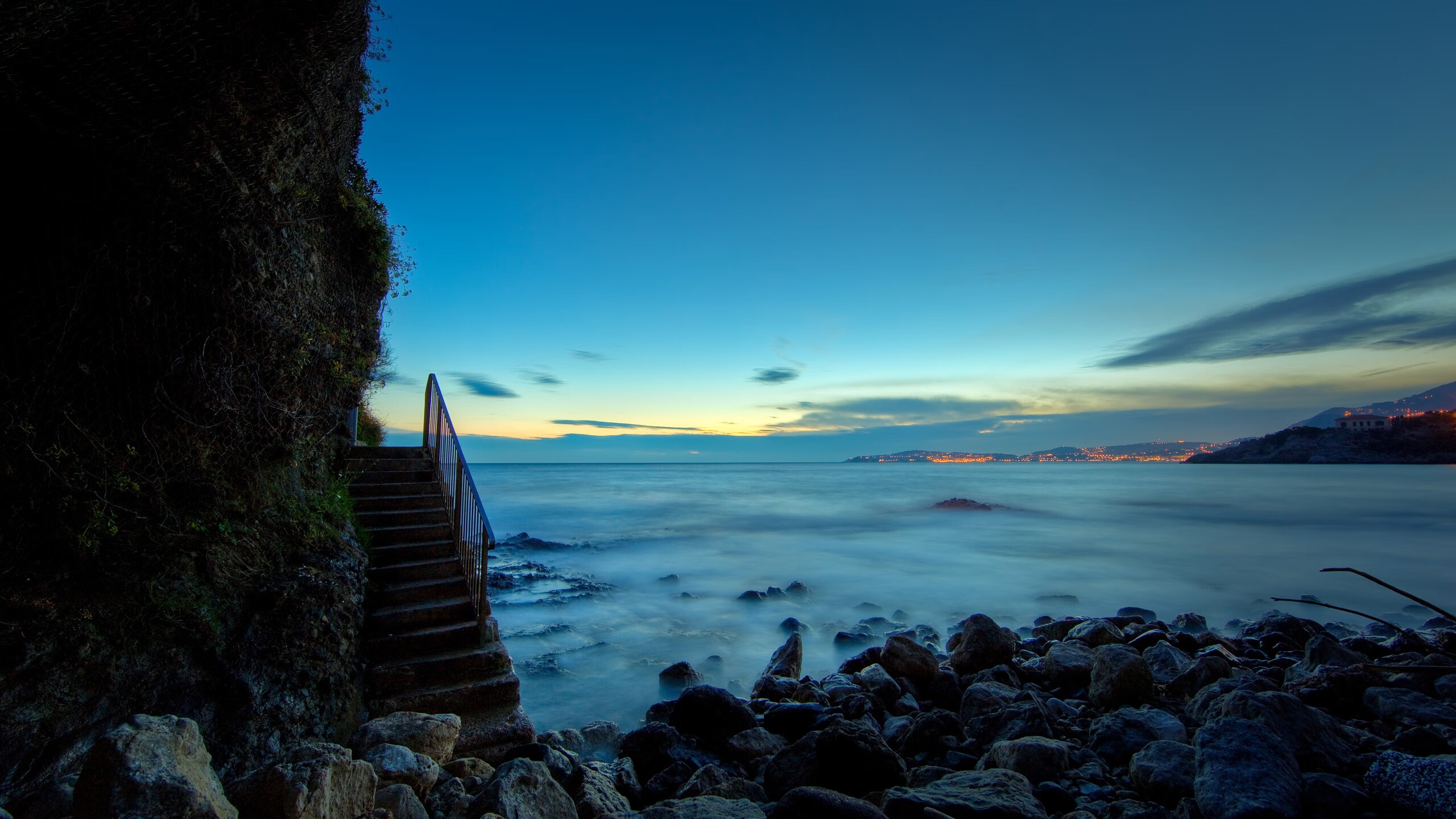 “帕布罗·马特拉:美洲狮队的防线核心,领袖风范尽显”